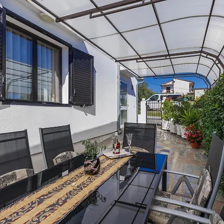 בית נופש Nena By Interhome *
